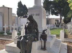 "Quella donna sono io" - Storia di statue, tragedie e anonimati